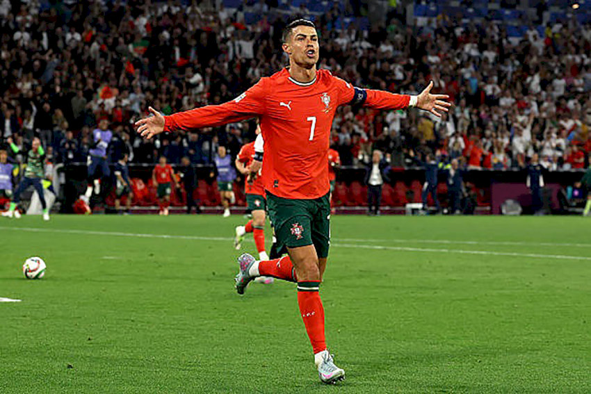 cầu thủ ghi bàn nhiều nhất trong lịch sử